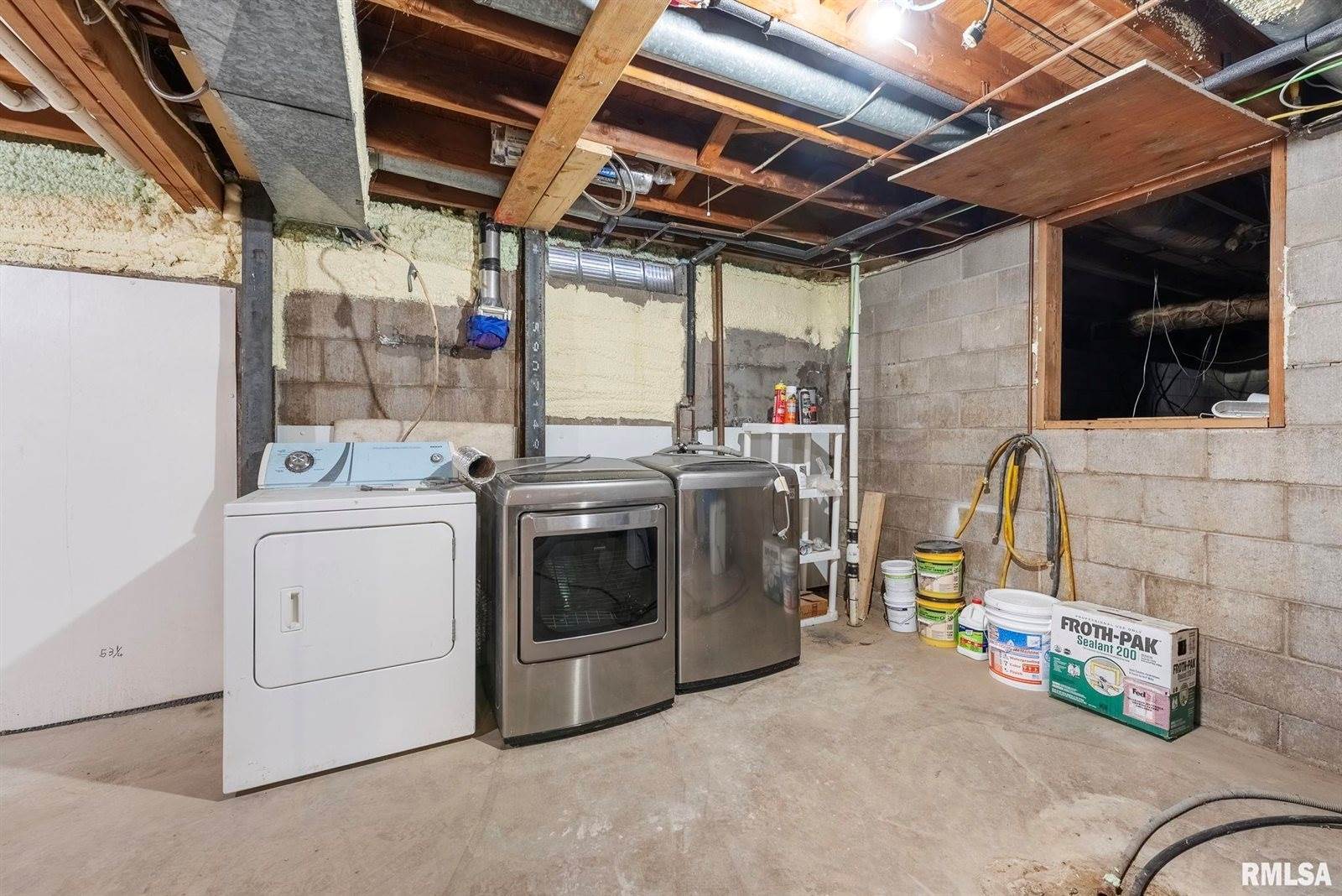 2963 Highway 67 Highway, Camanche, IA 52730