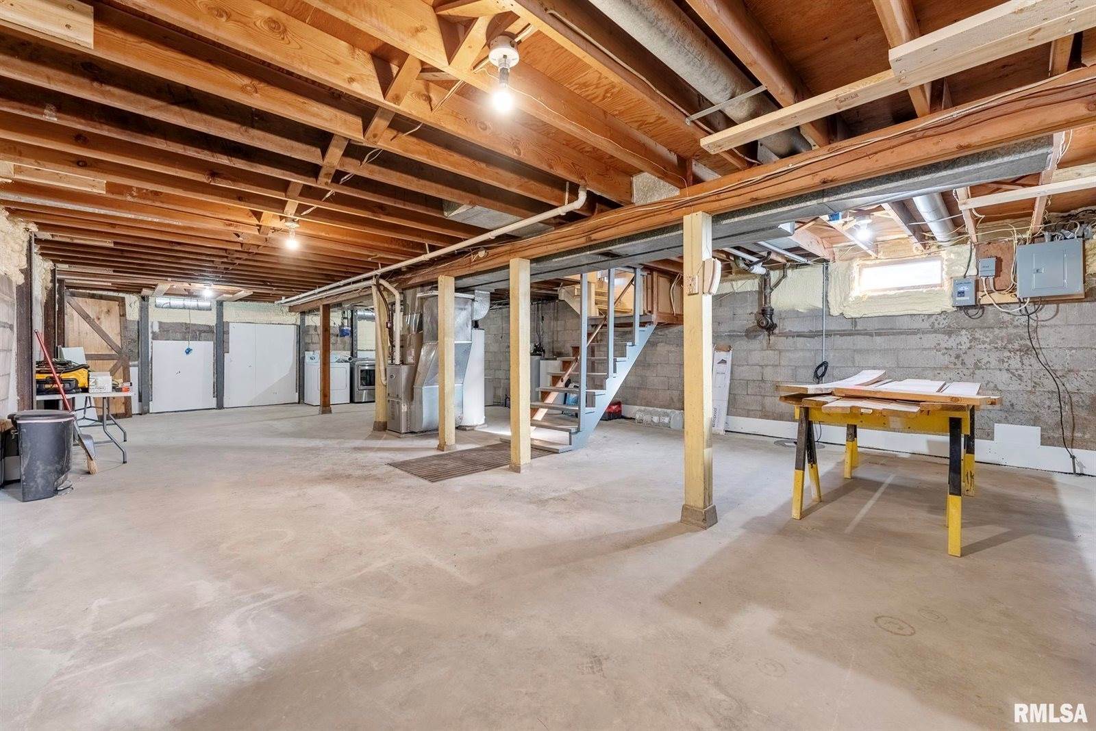 2963 Highway 67 Highway, Camanche, IA 52730