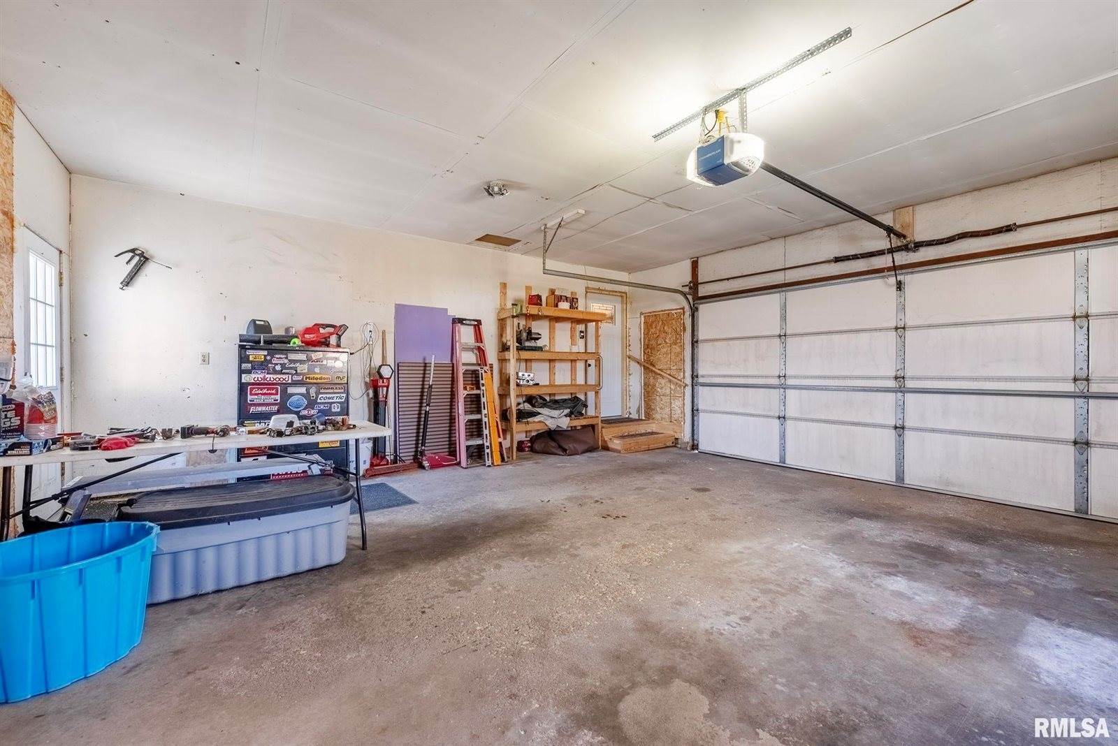 2963 Highway 67 Highway, Camanche, IA 52730