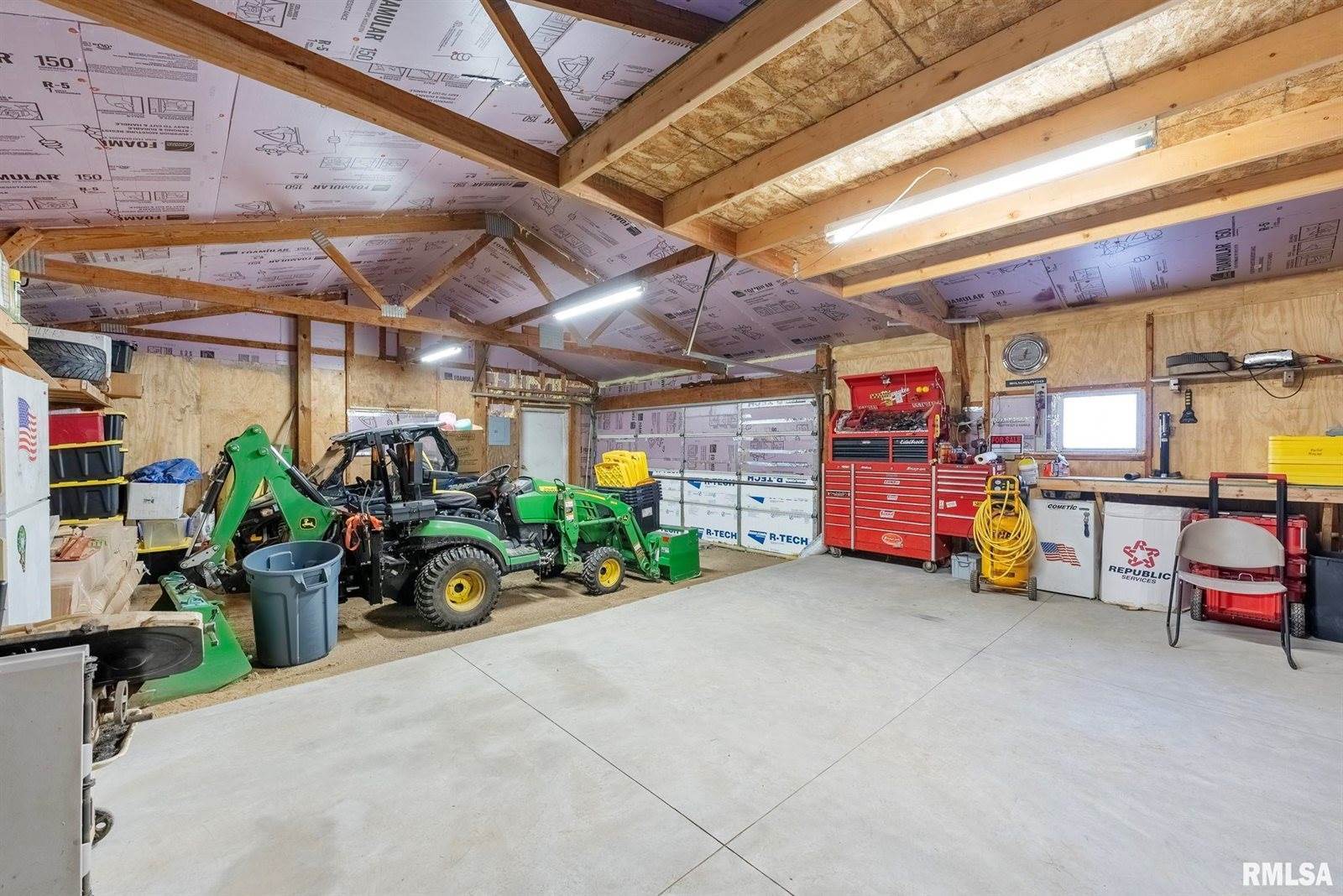 2963 Highway 67 Highway, Camanche, IA 52730