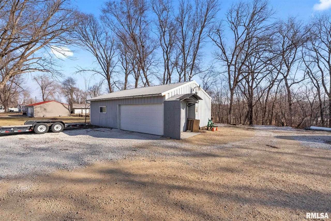 2963 Highway 67 Highway, Camanche, IA 52730