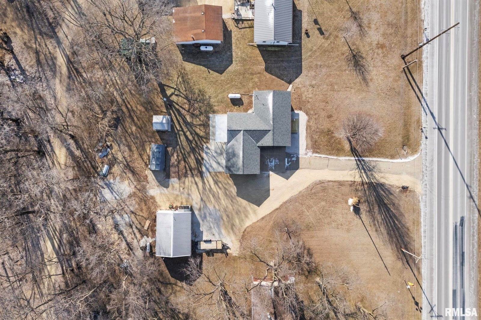 2963 Highway 67 Highway, Camanche, IA 52730