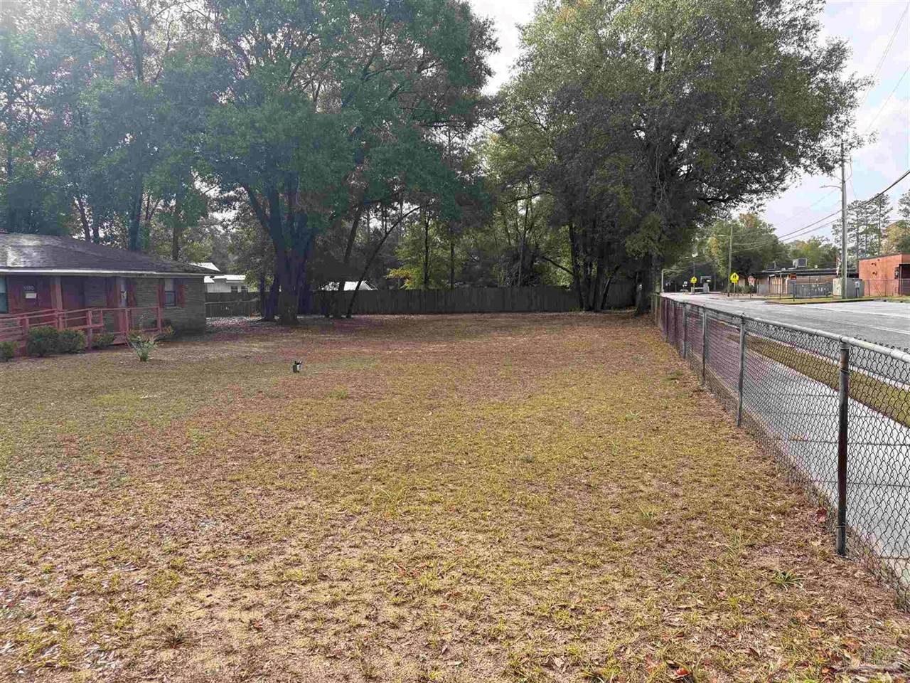 5590 Byrom St, Milton, FL 32570