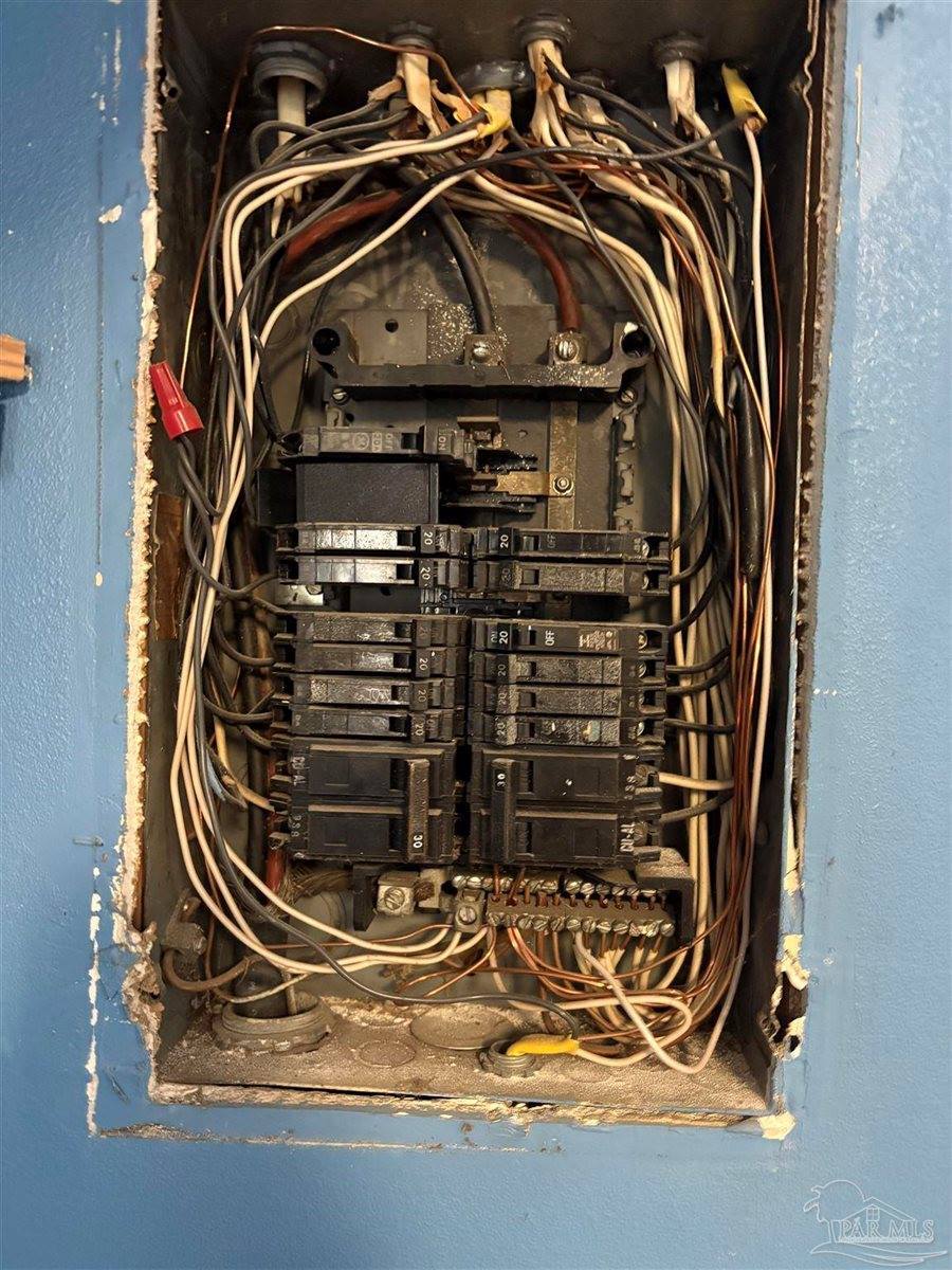 5590 Byrom St, Milton, FL 32570