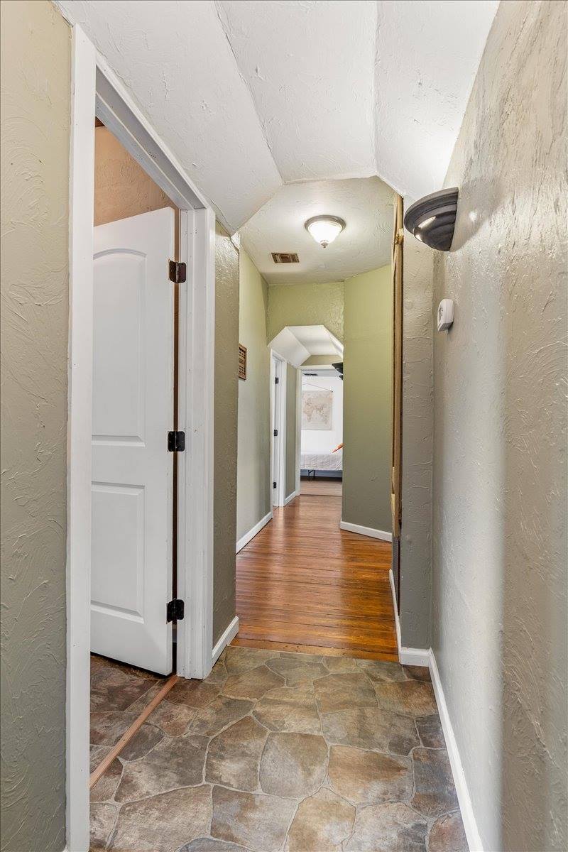 602 2nd St, Chattanooga, OK 73528