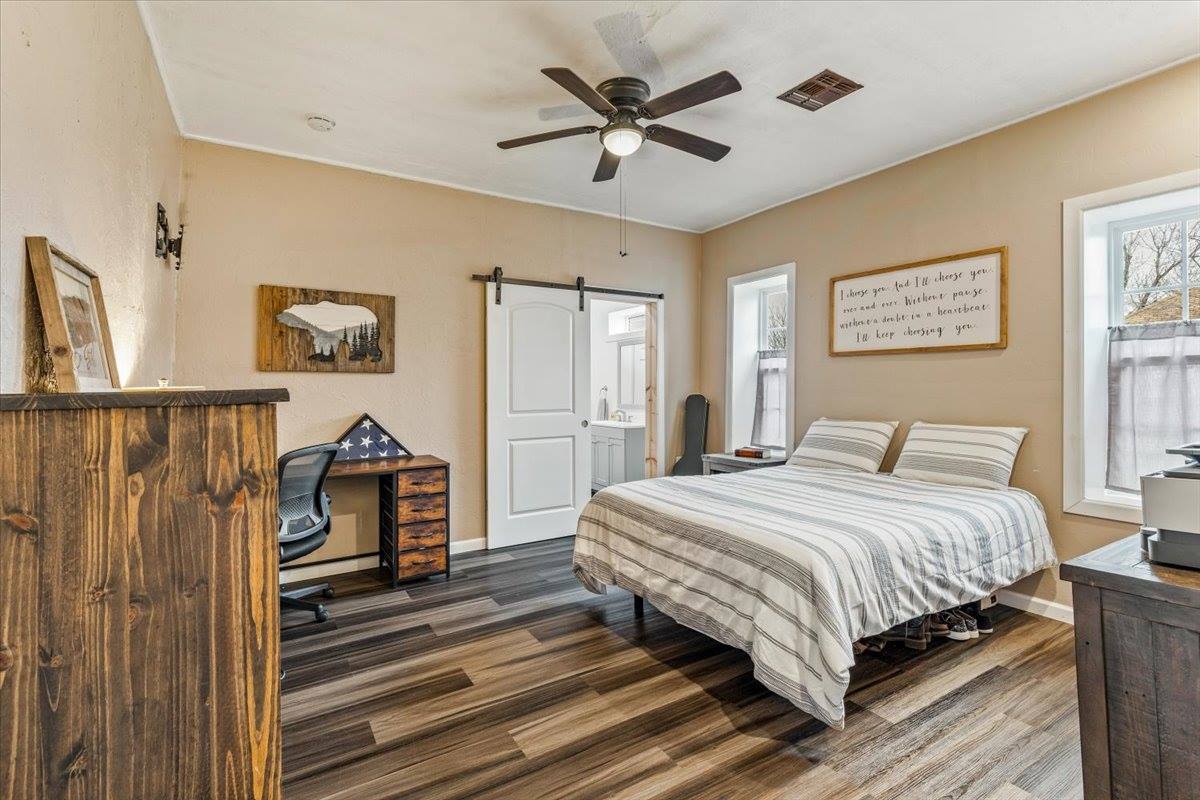 602 2nd St, Chattanooga, OK 73528