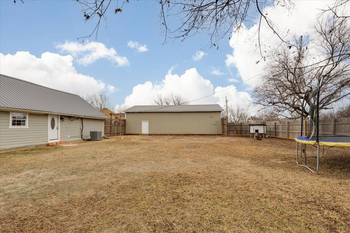 602 2nd St, Chattanooga, OK 73528