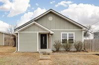 602 2nd St, Chattanooga, OK 73528