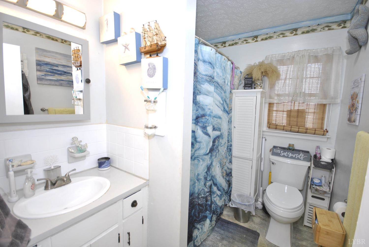 204 West Bethel, Madison Heights, VA 24572