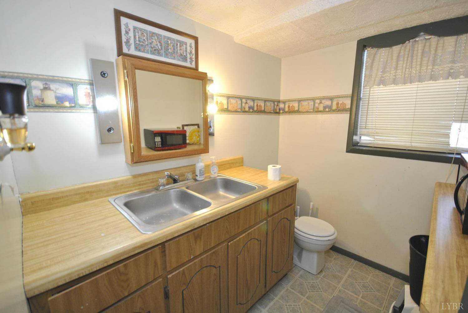 204 West Bethel, Madison Heights, VA 24572