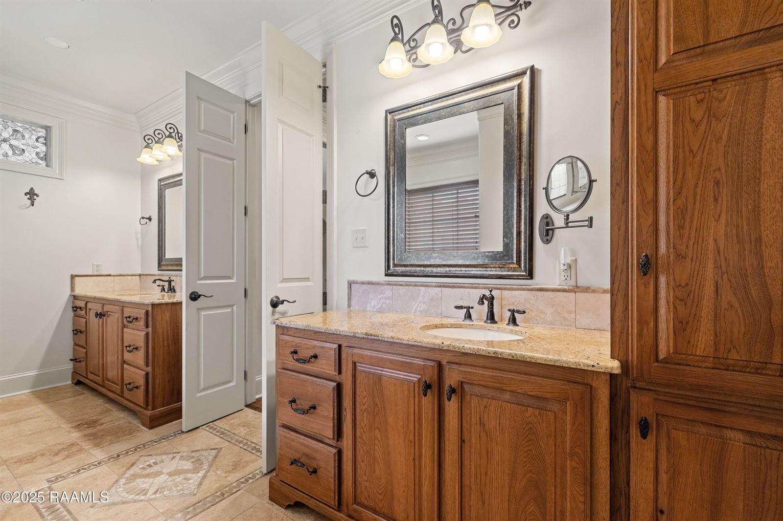 105 Shinnecock Hills Drive, Broussard, LA 70518