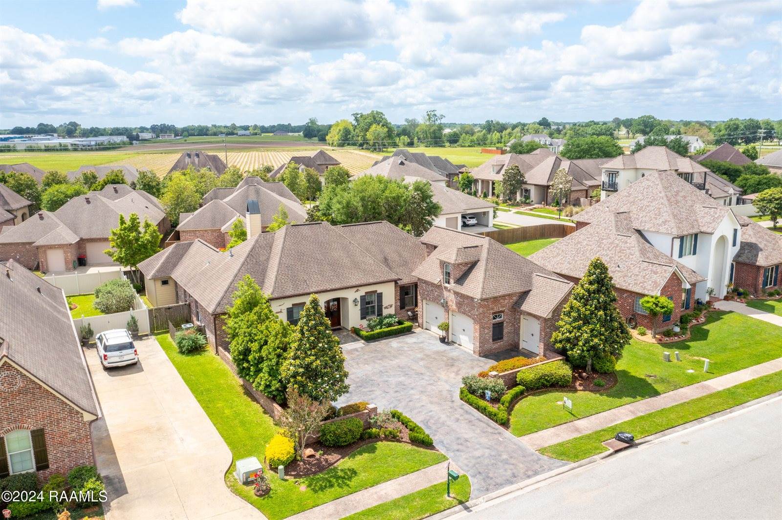 105 Shinnecock Hills Drive, Broussard, LA 70518