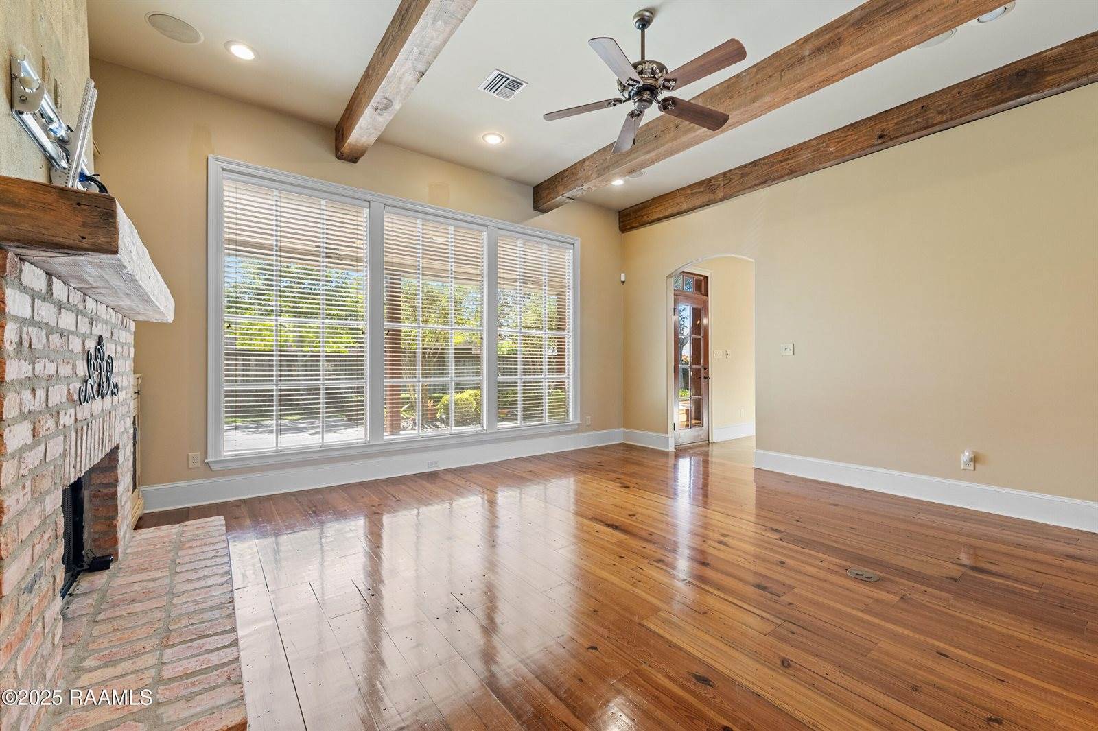 105 Shinnecock Hills Drive, Broussard, LA 70518