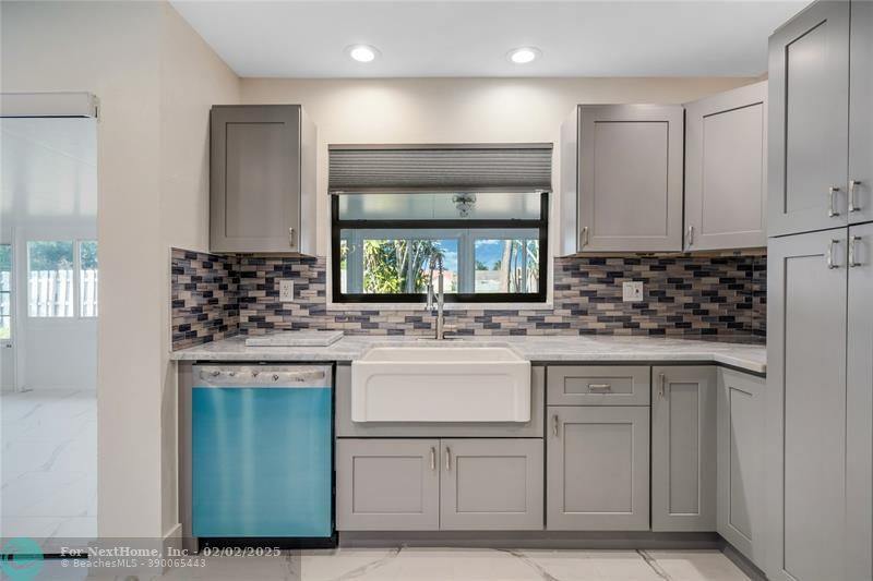 2853 SW 15th ST, Deerfield Beach, FL 33442
