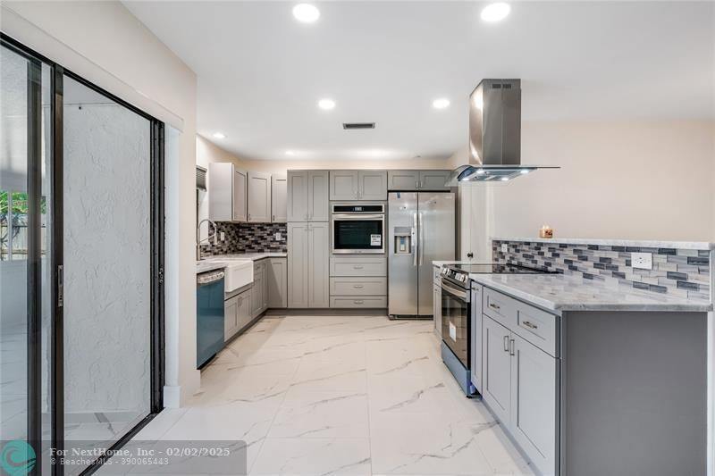 2853 SW 15th ST, Deerfield Beach, FL 33442