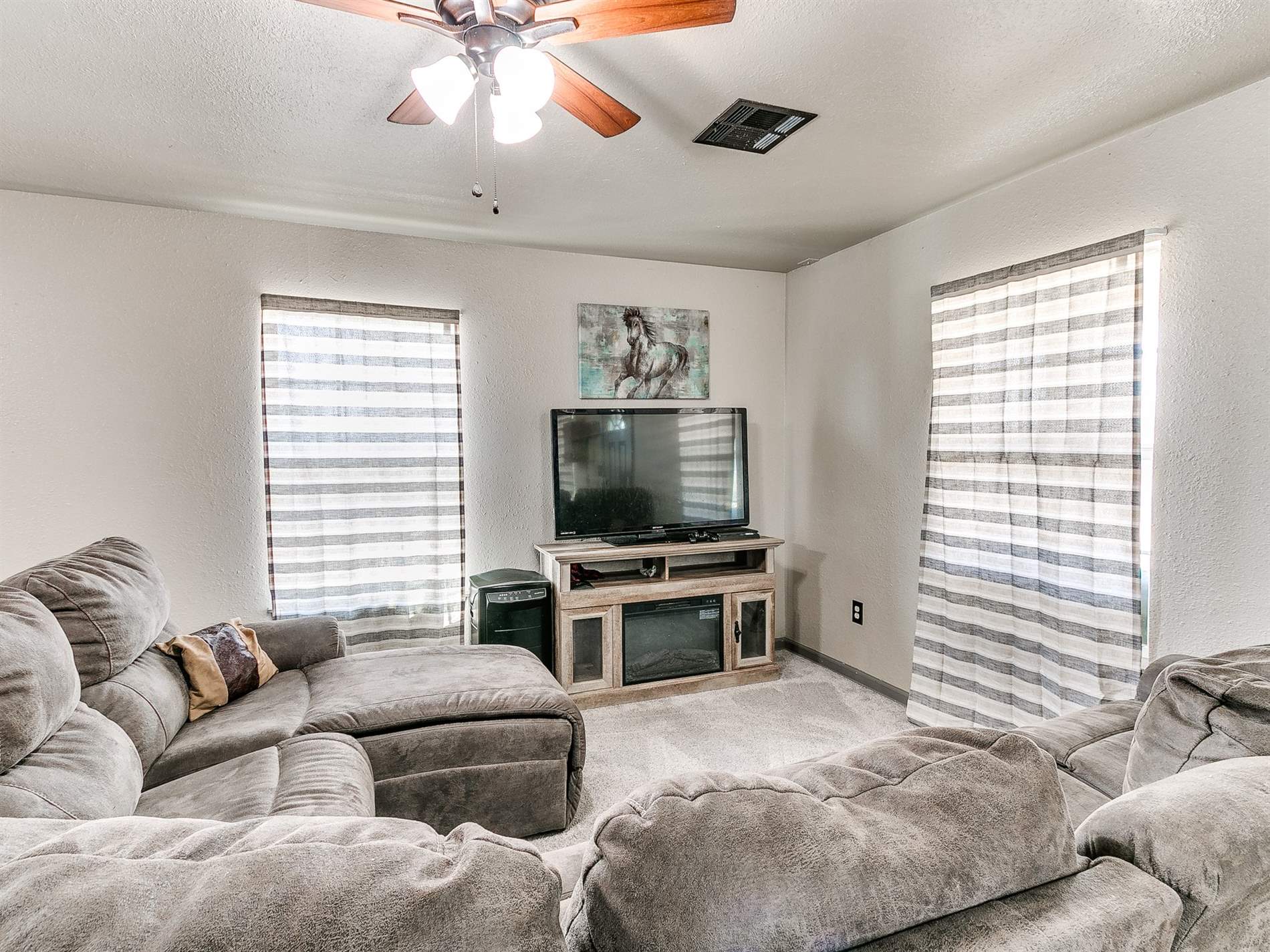 16804 Acorn Lane, Newalla, OK 74857