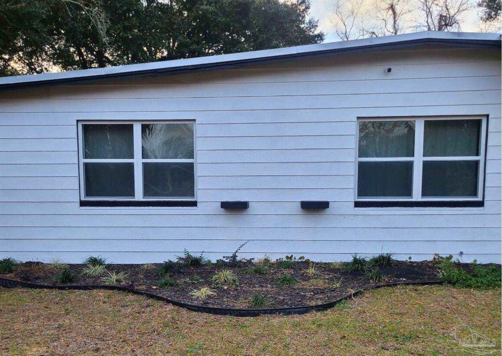 215 Emerald Ave, Pensacola, FL 32505