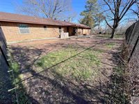 504 Cantrell Dr, Nash, TX 75569