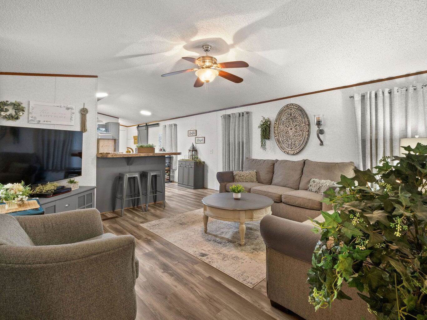 135 St Croix, Florien, LA 71429