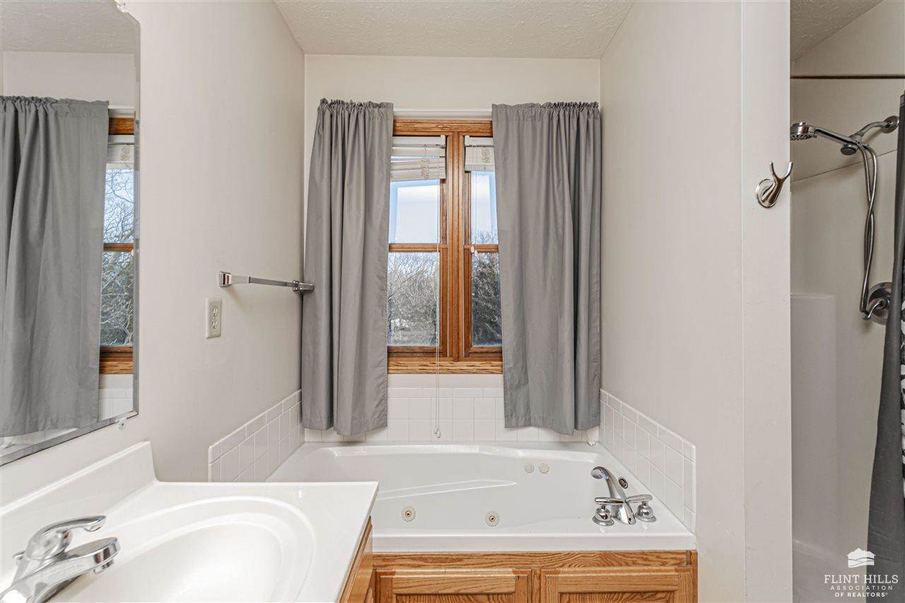 6911 McGeorge Road, Milford, KS 66514