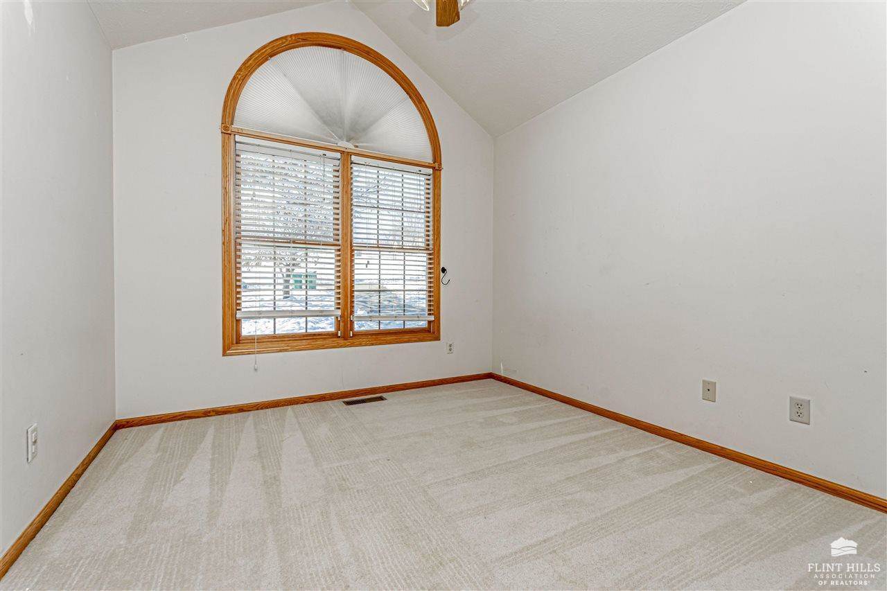 6911 McGeorge Road, Milford, KS 66514