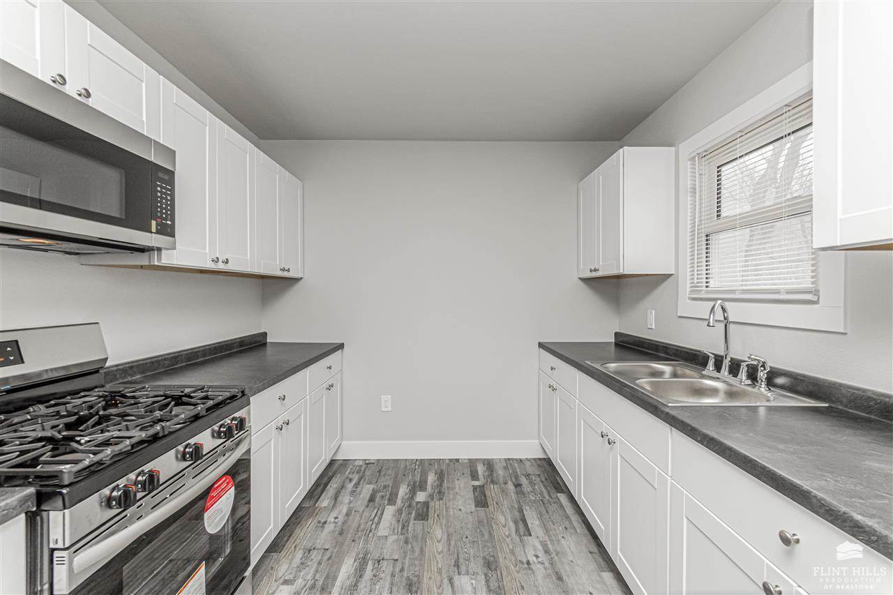 199 East Grandview Drive, Grandview Plaza, KS 66441