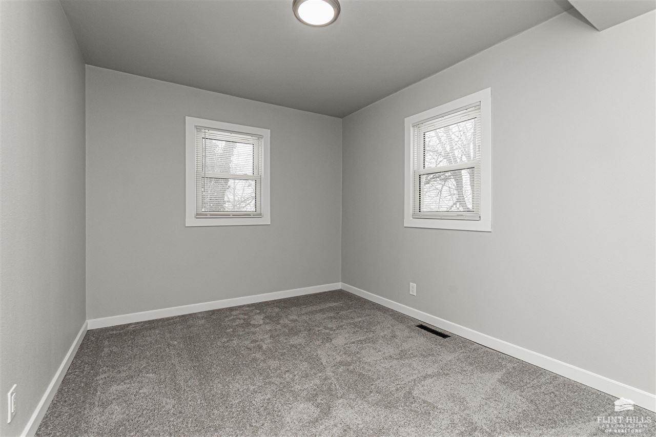 199 East Grandview Drive, Grandview Plaza, KS 66441