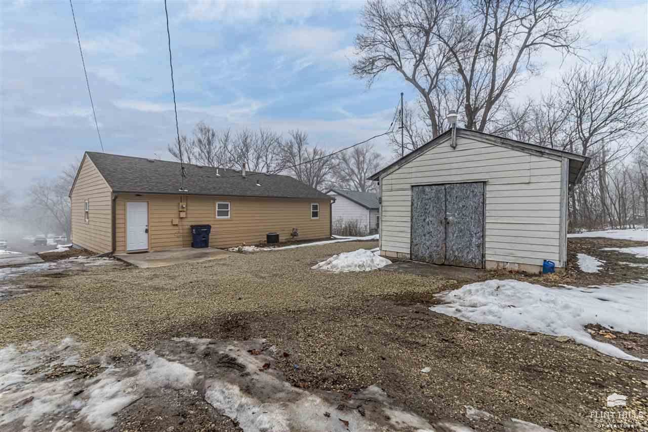 199 East Grandview Drive, Grandview Plaza, KS 66441