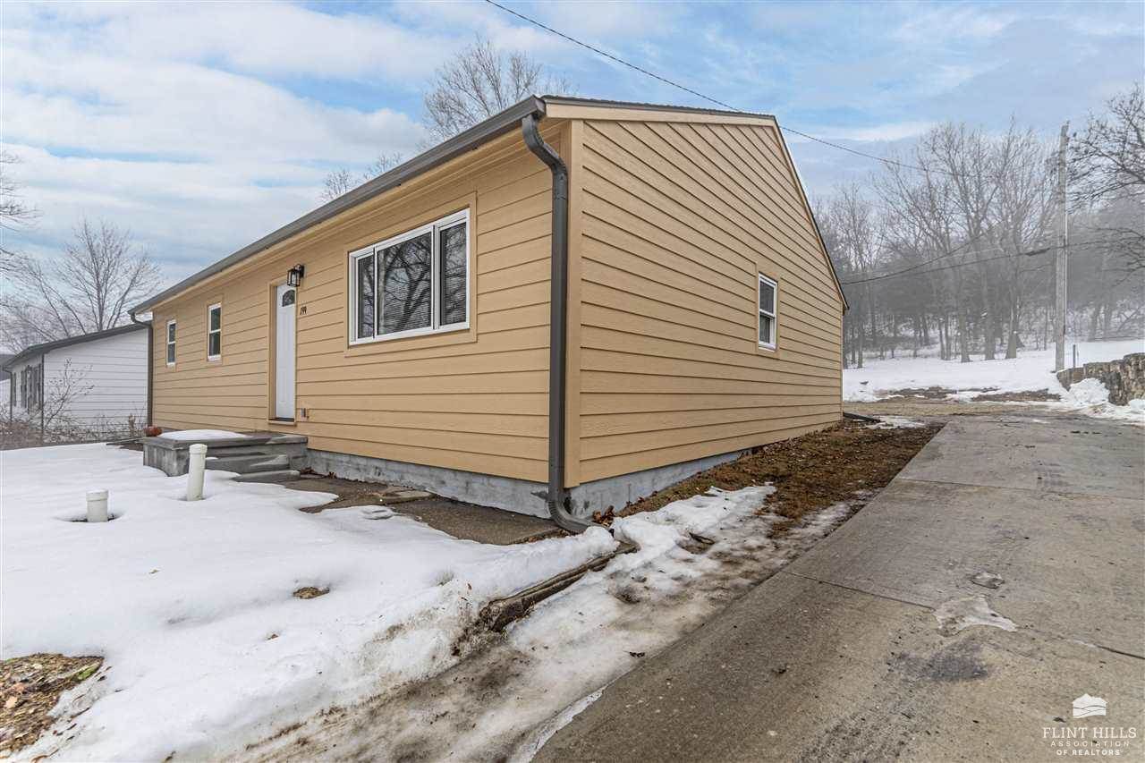 199 East Grandview Drive, Grandview Plaza, KS 66441