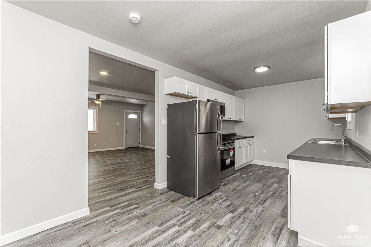 199 East Grandview Drive, Grandview Plaza, KS 66441