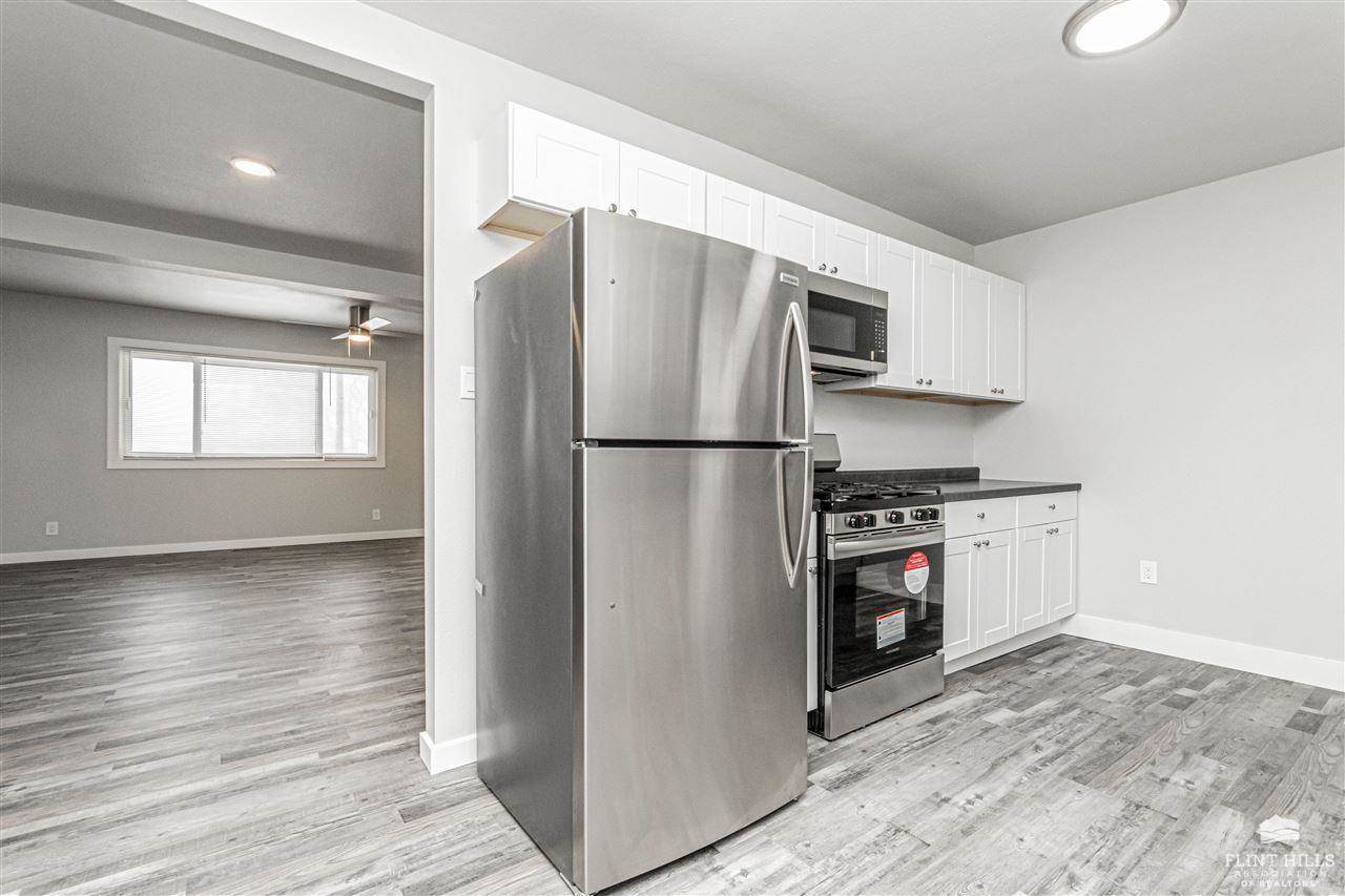 199 East Grandview Drive, Grandview Plaza, KS 66441