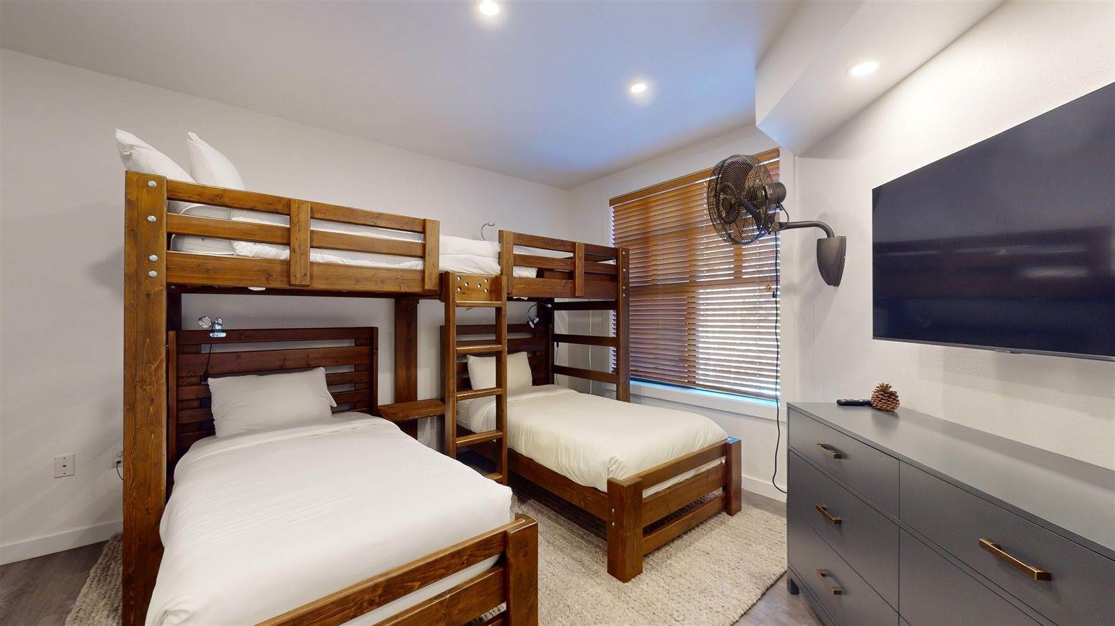 1111 Forest Trail #1406, Grand Sierra Lodge #1406, Mammoth Lakes, CA 93546