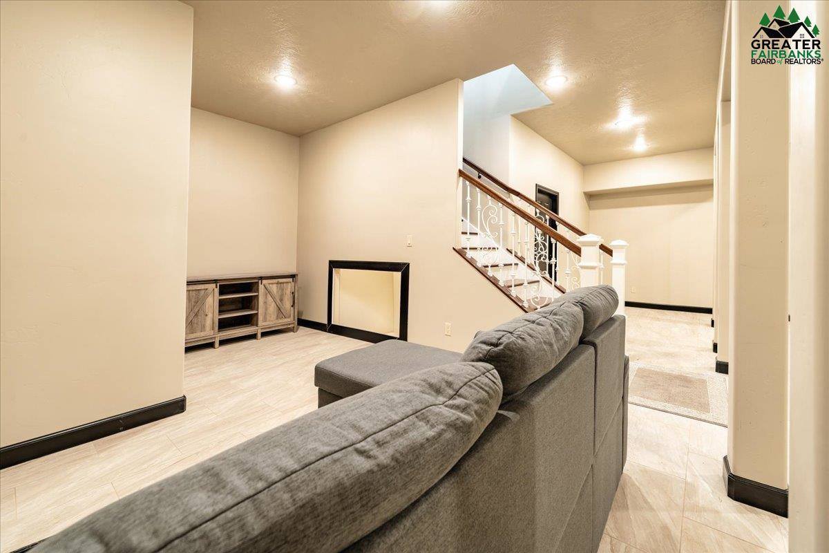 1717 Violin Circle, Fairbanks, AK 99709