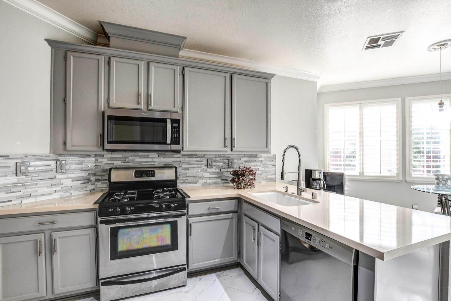 5026 Opal Creek Court, Elk Grove, CA 95758