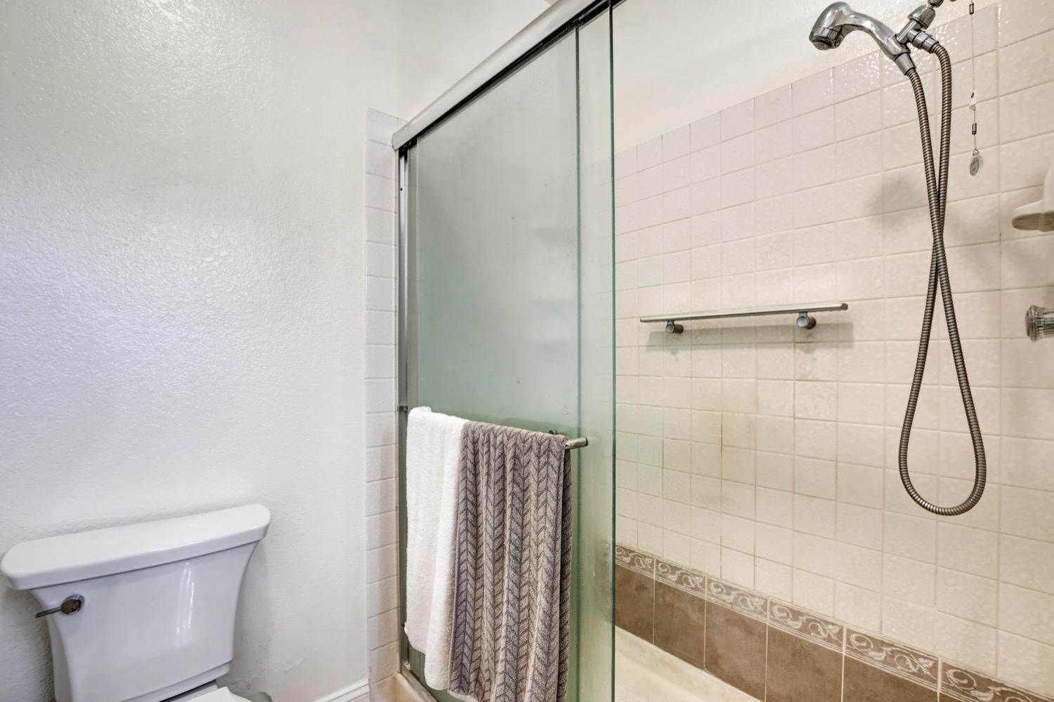 5026 Opal Creek Court, Elk Grove, CA 95758