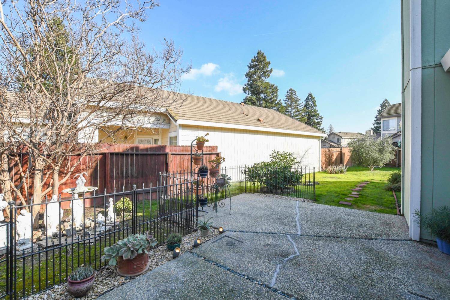 5026 Opal Creek Court, Elk Grove, CA 95758