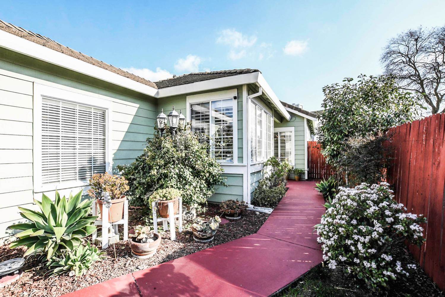 5026 Opal Creek Court, Elk Grove, CA 95758