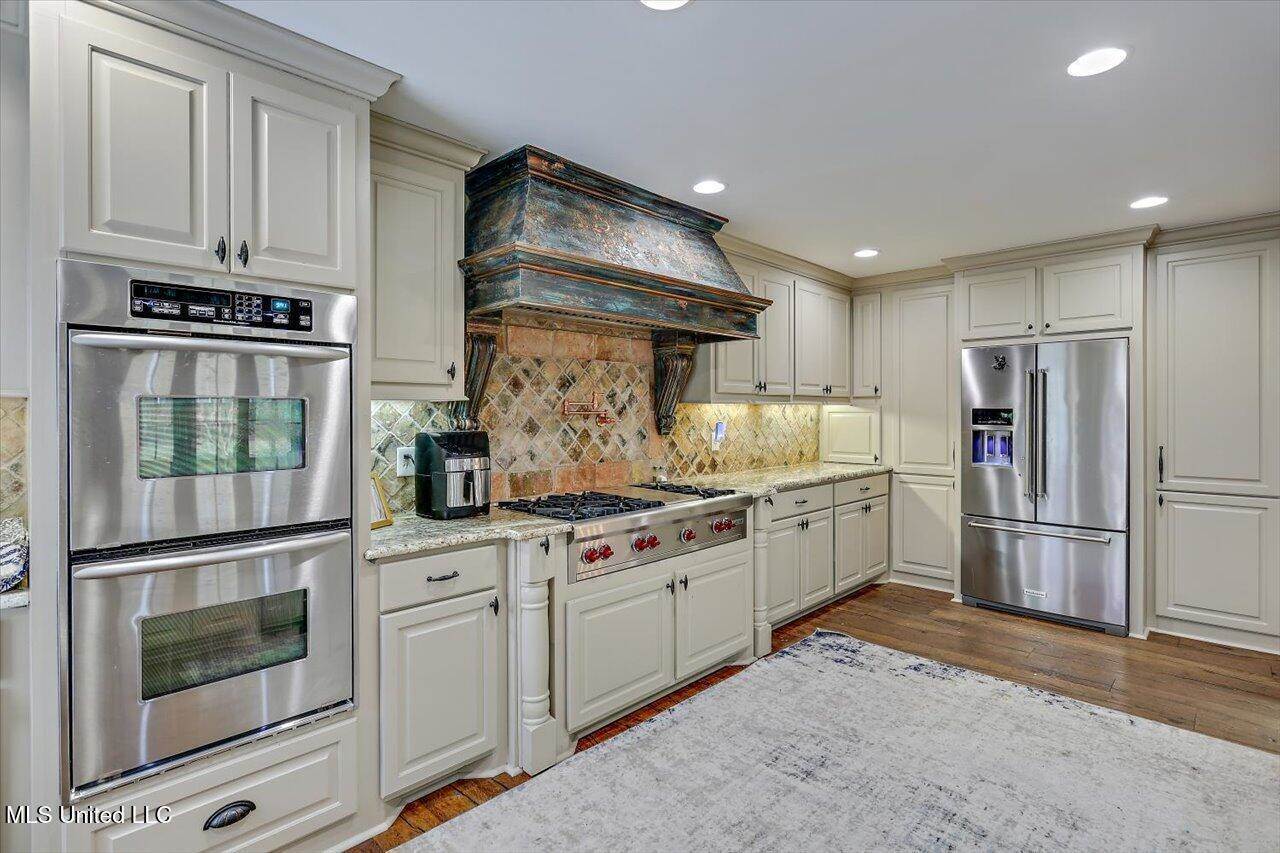 1641 Sheffield Drive, Jackson, MS 39211