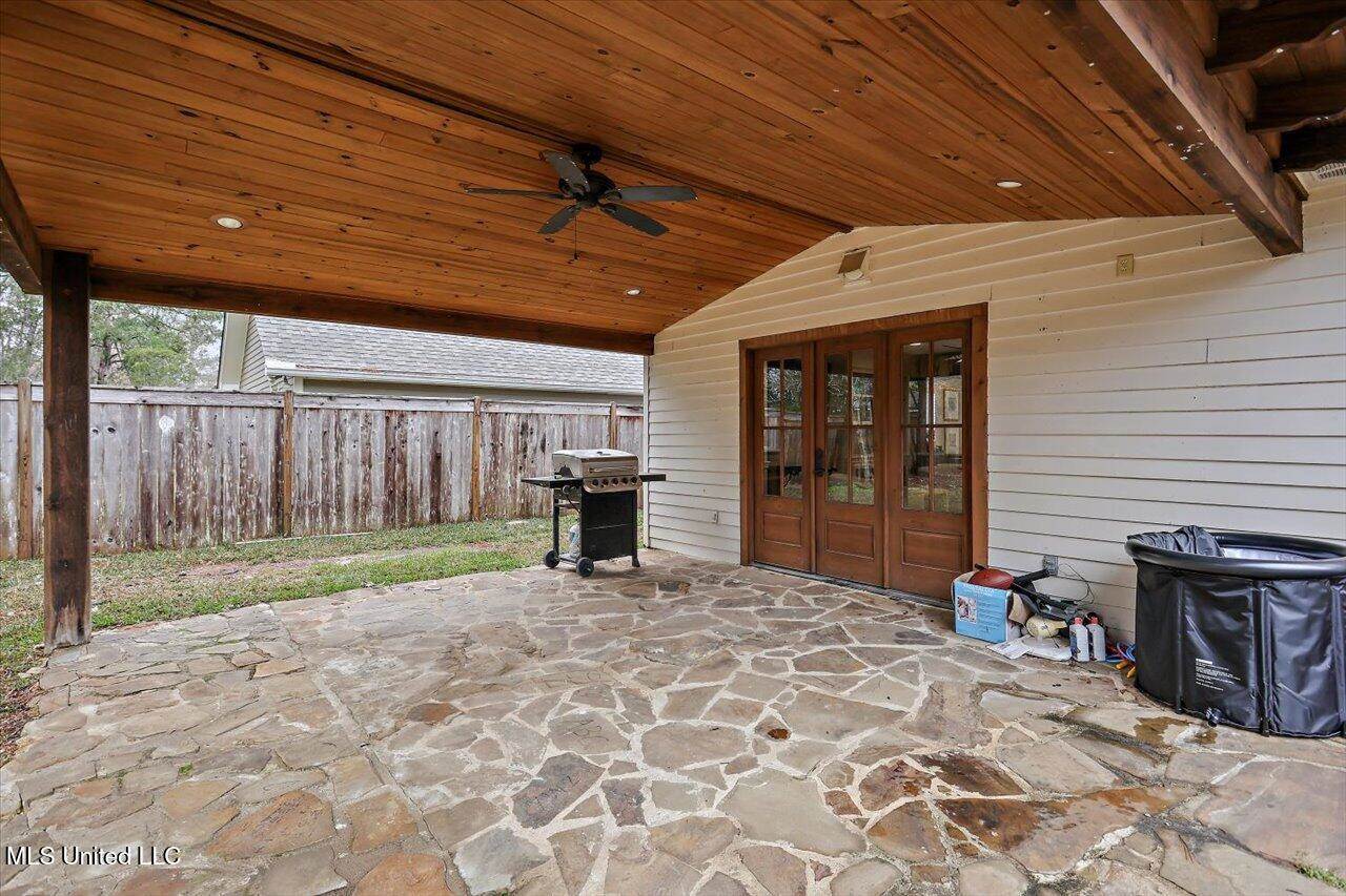 1641 Sheffield Drive, Jackson, MS 39211