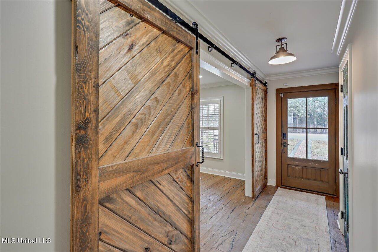 1641 Sheffield Drive, Jackson, MS 39211