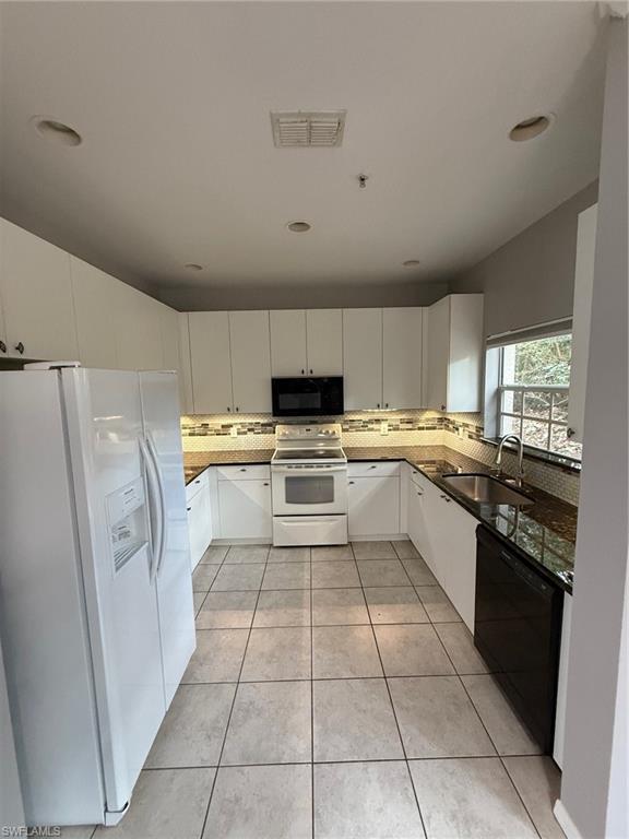 3258 Tamara DR 8, Naples, FL 34109