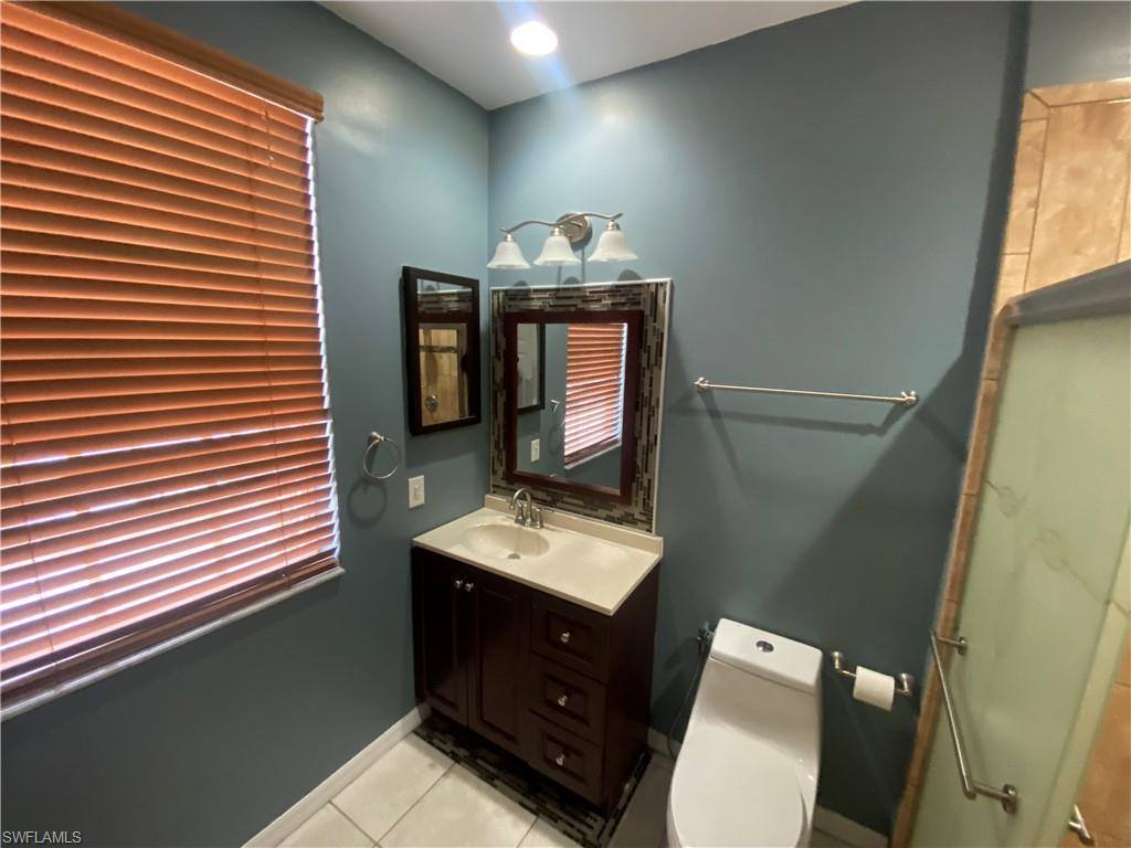 3258 Tamara DR 8, Naples, FL 34109