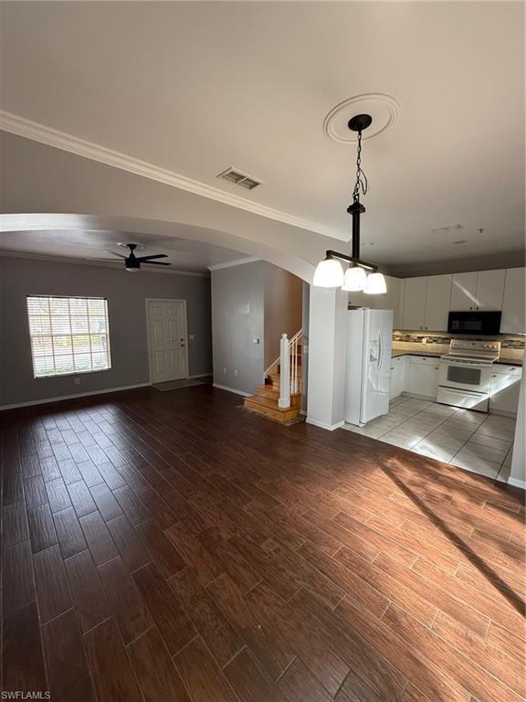 3258 Tamara DR 8, Naples, FL 34109