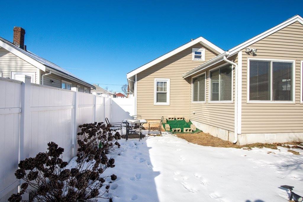 78 Cliff St, Quincy, MA 02169