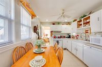 78 Cliff St, Quincy, MA 02169