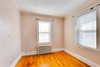78 Cliff St, Quincy, MA 02169