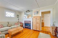 78 Cliff St, Quincy, MA 02169