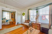 78 Cliff St, Quincy, MA 02169