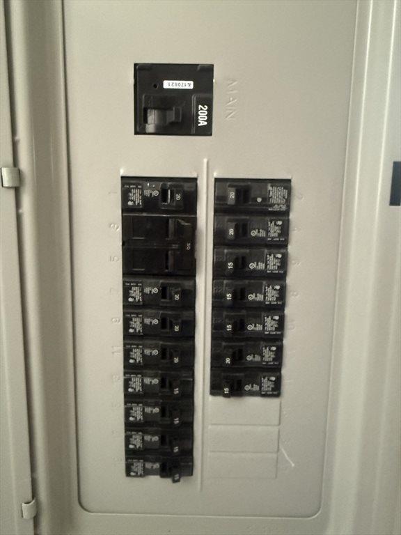 21 Pond St, Boston, MA 02136