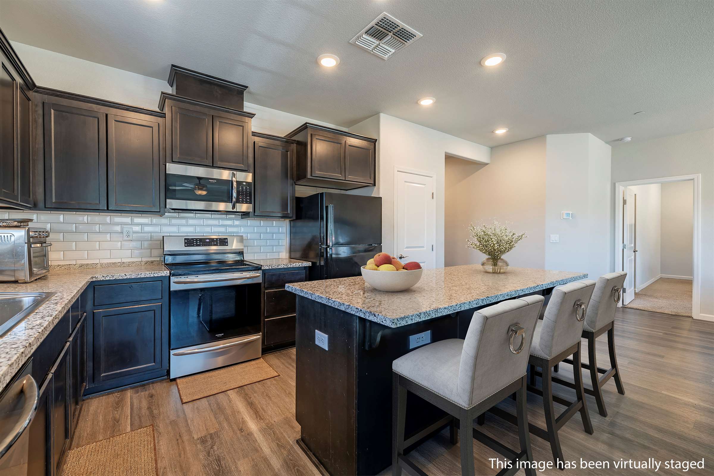 1046 Willow Dr, Ione, CA 95640